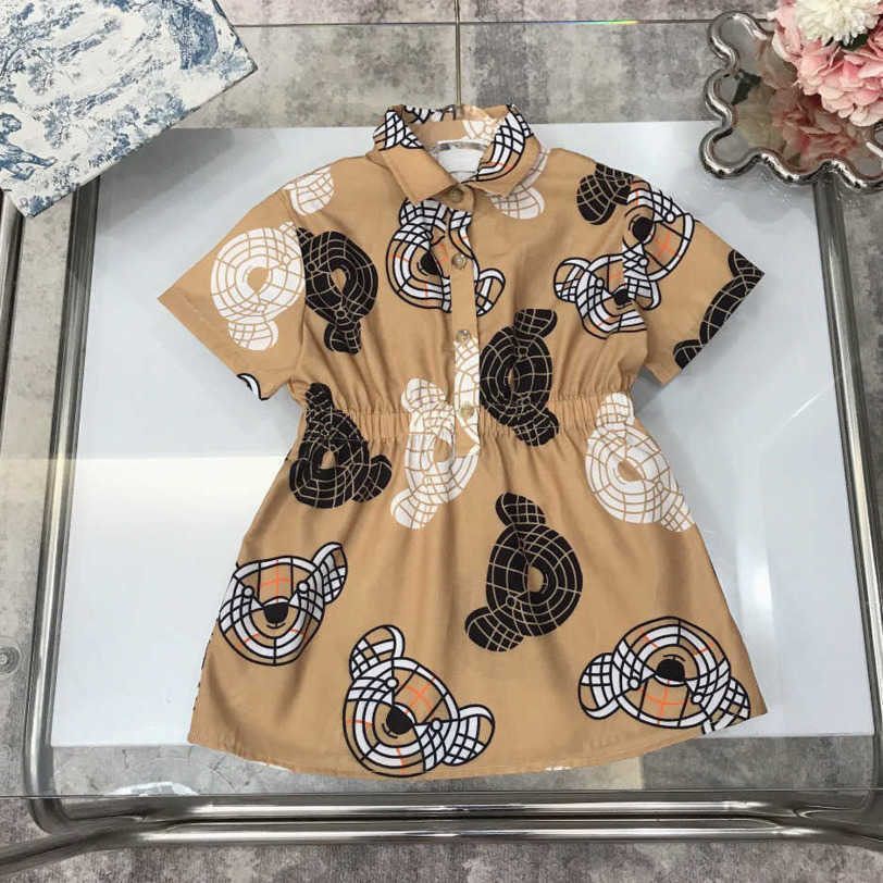 23ss Designer brand kids dress girls Fashion lapel Short sleeve Waist dresss Teddy bear print dresses classic skirt Baby Clothes a1
23ss Designer brand kids dress girls Fashion lapel Short sleeve Waist dresss Teddy bear print dresses classic skirt Baby Clothes a1