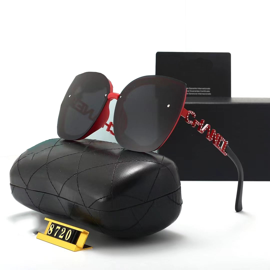 Designer sunglasses Luxury sunglasses for women fashion Goggle Diamond inlaid letter mirror leg Beach shading UV protection polarized glasses gift with box
Designer sunglasses Luxury sunglasses for women fashion Goggle Diamond inlaid letter mirror leg Beach shading UV protection polarized glasses gift with box