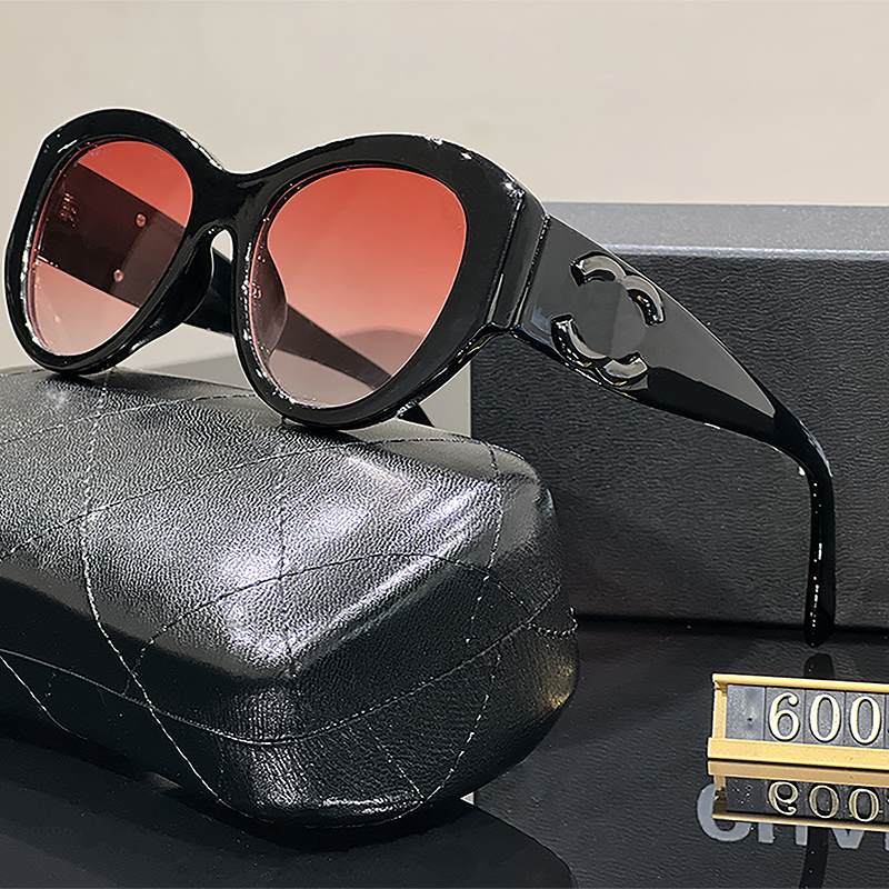 Designer sunglasses luxury glasses protective eyewear Riding purity design UV380 Alphabet design sunglasses driving travel beach wear sun glasses box very nice
Designer sunglasses luxury glasses protective eyewear Riding purity design UV380 Alphabet design sunglasses driving travel beach wear sun glasses box very nice