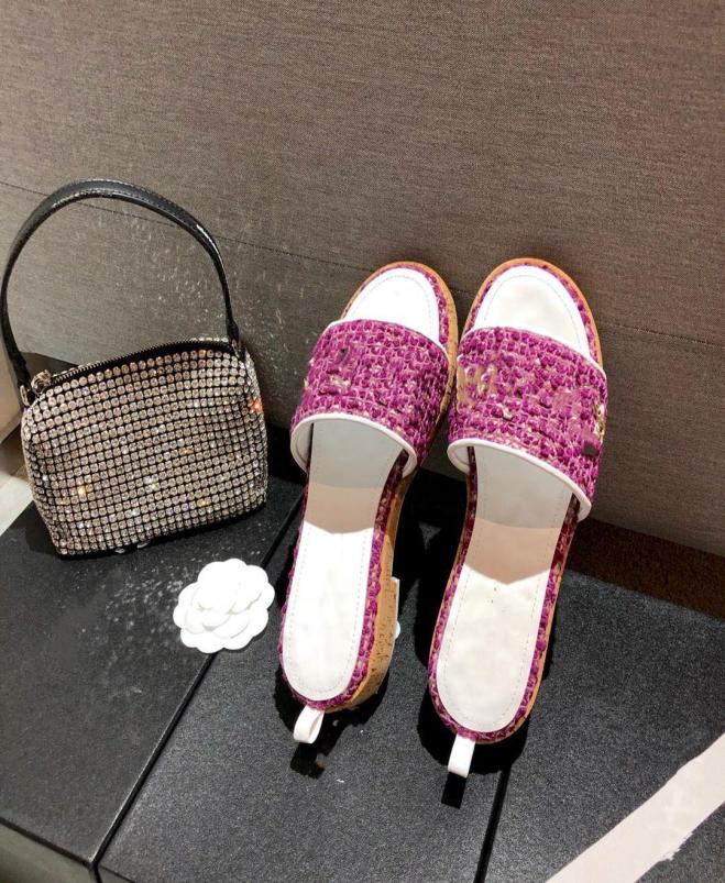2022 designer sandals Summer women039s Slipper rivet lowheeled flatbottomed black pink cowhide and honey inlay bric size 3545776107, Multi
2022 designer sandals Summer women039s Slipper rivet lowheeled flatbottomed black pink cowhide and honey inlay bric size 3545776107, Multi