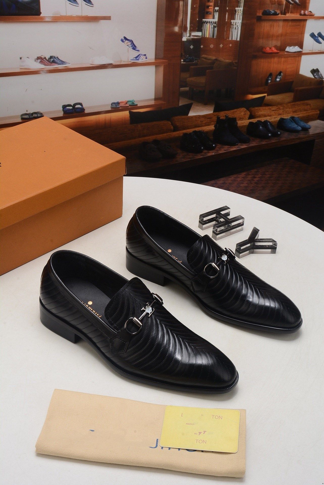 L1/33Model Slip On Men Dress Shoe Luxury Brand Wedding Shoe Genuine Leather Pointed Tip Formal summer loafers men Black Coffee Oxford Shoe, #11
L1/33Model Slip On Men Dress Shoe Luxury Brand Wedding Shoe Genuine Leather Pointed Tip Formal summer loafers men Black Coffee Oxford Shoe, #11