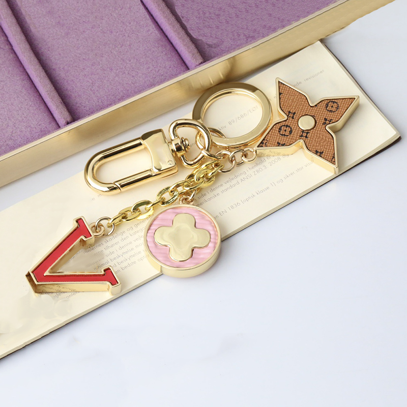 Luxury Designer Keychain Fashion Classic Brand Key Buckle Letter Design Handmade Gold Keychains Mens Womens Bag Pendant Hot Pink Flower Key Ring good
Luxury Designer Keychain Fashion Classic Brand Key Buckle Letter Design Handmade Gold Keychains Mens Womens Bag Pendant Hot Pink Flower Key Ring good