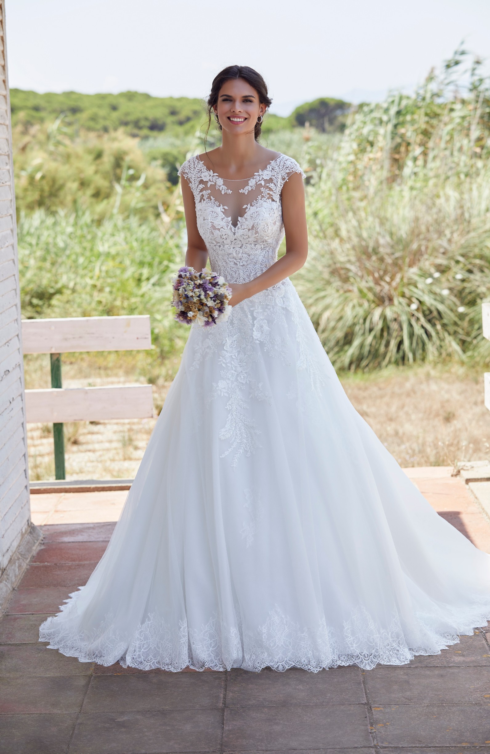 2023 Bohemian A Line Wedding Dresses Sleeveless Lace Applique Long Tulle Bridal Gowns Modern Boho Beach Vestido De Novia Robe Mariage