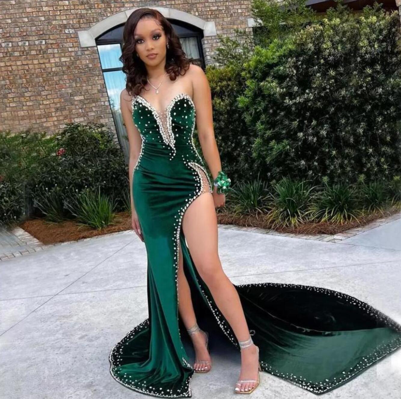 2023 Stunning Mermaid Prom Dresses Beaded Plunging Neck Side Split Velvet Rhinestones Stunning Gowns Sweep Train Plus Size Formal Wear BC14769 GJ0318, Silver
2023 Stunning Mermaid Prom Dresses Beaded Plunging Neck Side Split Velvet Rhinestones Stunning Gowns Sweep Train Plus Size Formal Wear BC14769 GJ0318, Silver