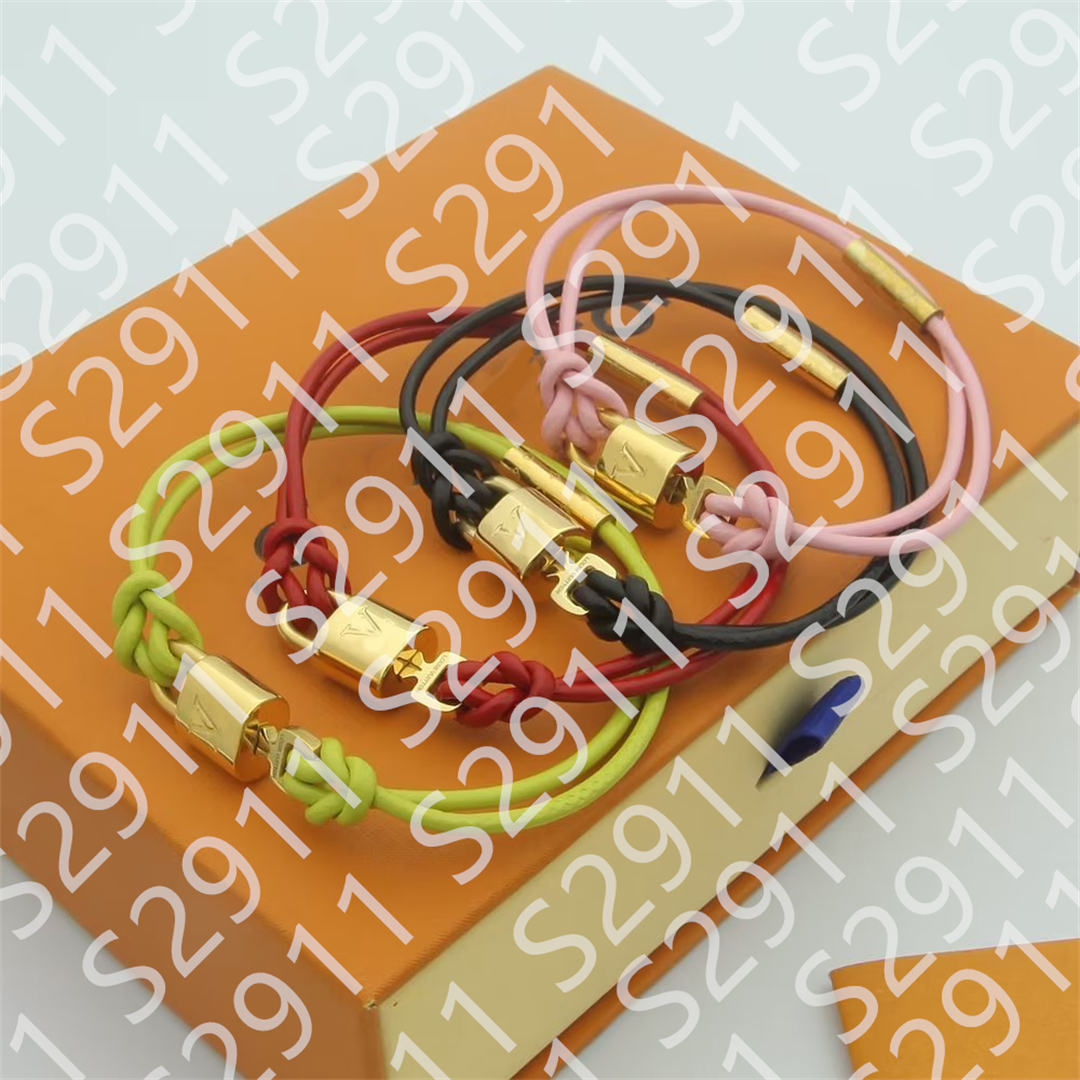 Fashion Chain Bracelets Designers Jewellery Luxury Bangle Letter V Silver Lock Bangles Mens Fashion Womens Jewelers No Box
Fashion Chain Bracelets Designers Jewellery Luxury Bangle Letter V Silver Lock Bangles Mens Fashion Womens Jewelers No Box