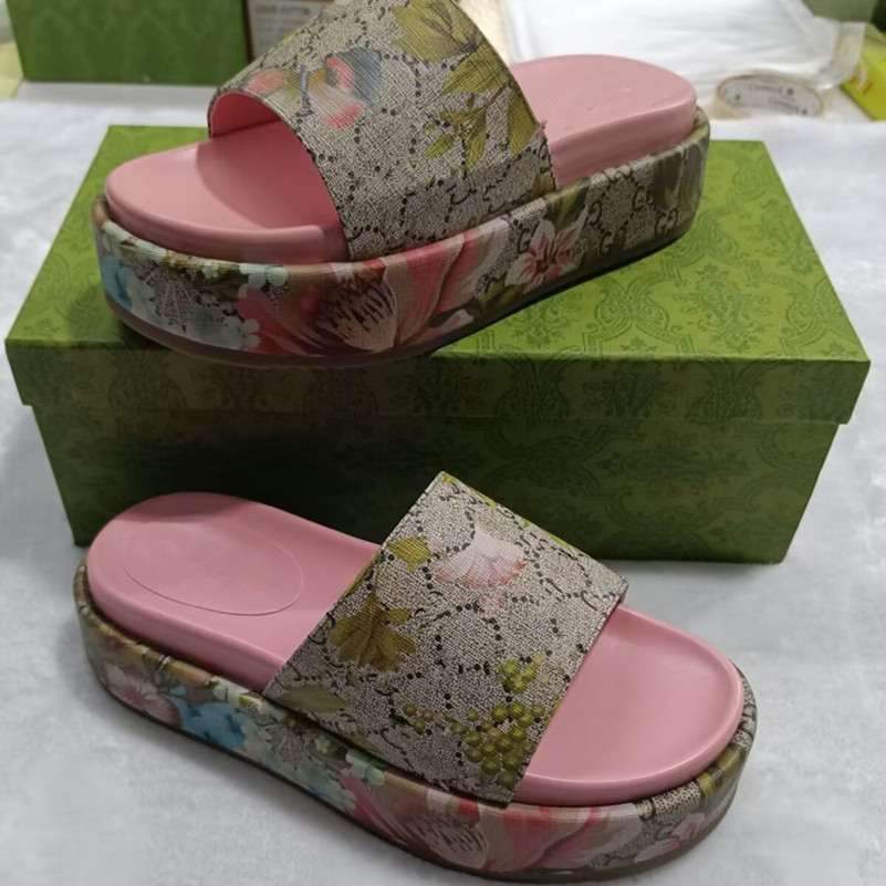 Designer Womens Mens Slippers Slide Luxury Thick platform Embroidery Printed Flip Flops Floral brocade fashion gear bottom sandals outdoor home shoes, Pink
Designer Womens Mens Slippers Slide Luxury Thick platform Embroidery Printed Flip Flops Floral brocade fashion gear bottom sandals outdoor home shoes, Pink