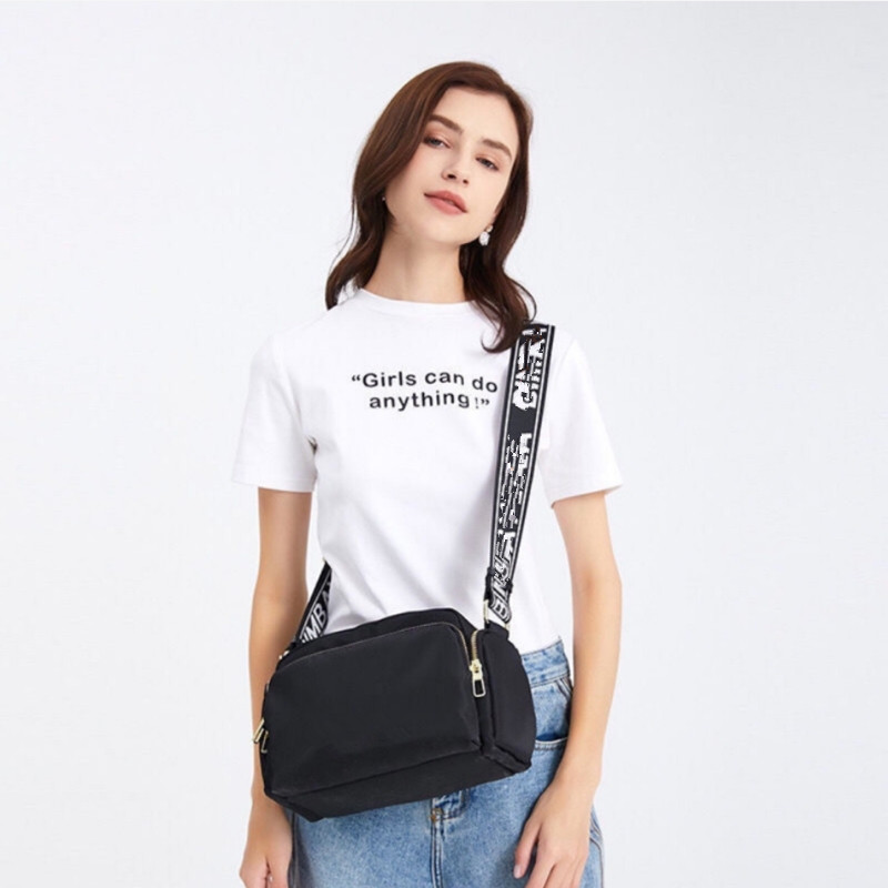 Women bag Shoulder Spanish BIMBA Y LOLA fashion Camera bag simple all-match tofu light luxury messenger leisure commuter Diagonal package 22ss new, 009
Women bag Shoulder Spanish BIMBA Y LOLA fashion Camera bag simple all-match tofu light luxury messenger leisure commuter Diagonal package 22ss new, 009