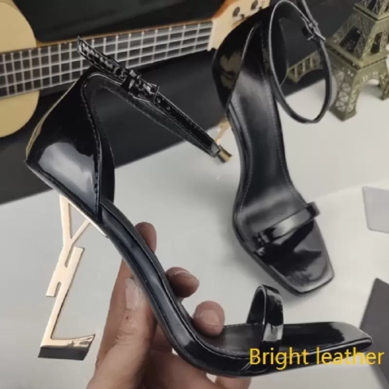 Classics Women heels shoes Sandals fashion Beach Thick bottom slippers Alphabet lady Leather High heel shoe slide, #10
Classics Women heels shoes Sandals fashion Beach Thick bottom slippers Alphabet lady Leather High heel shoe slide, #10