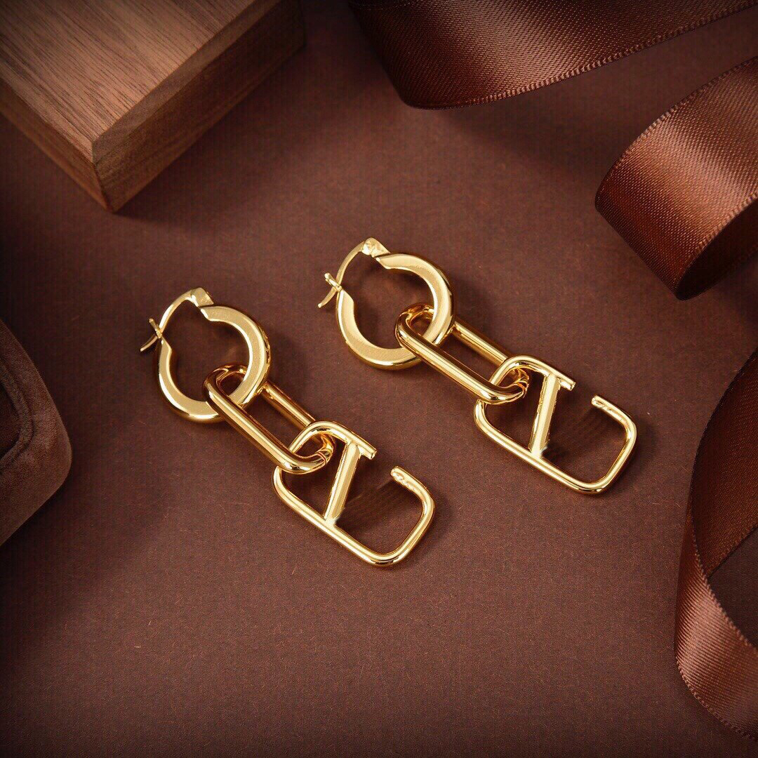 2023 earrings designer for women stud luxury gold Valentinoity heart shape pearl crystal gold double V letter jewelry classic xh1i
2023 earrings designer for women stud luxury gold Valentinoity heart shape pearl crystal gold double V letter jewelry classic xh1i