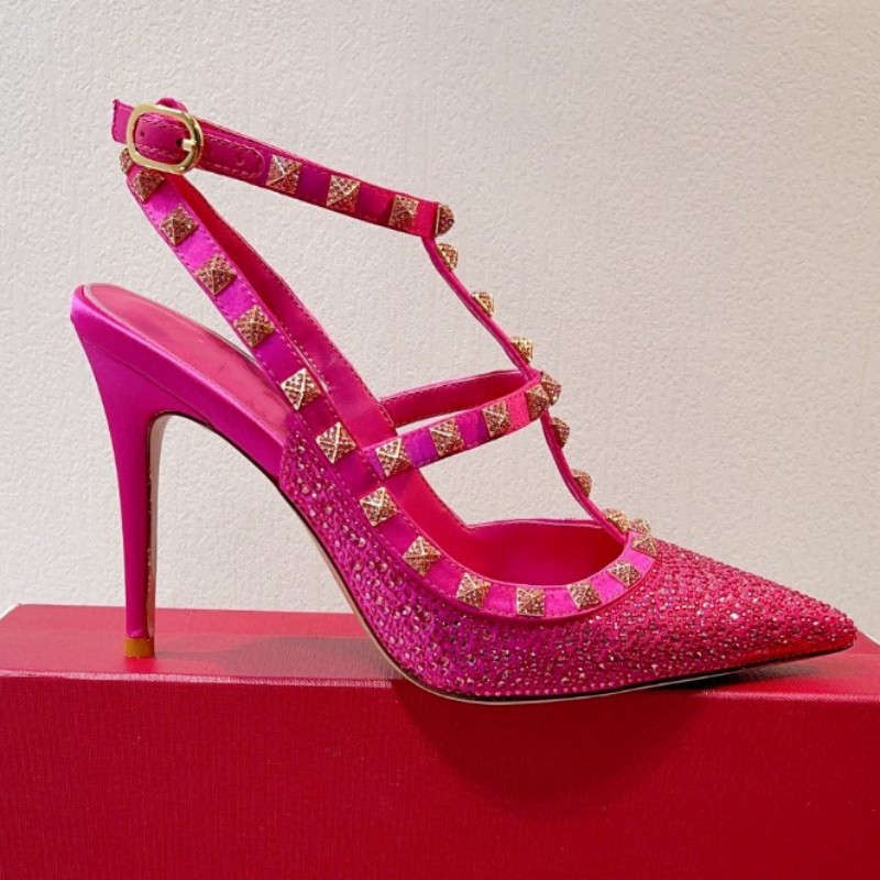 Fashion metal leather stiletto sandals women's gold pointed high heels luxury design metal crystal shoes with plus size dress shoes wedding party female luxury nail, As pic
Fashion metal leather stiletto sandals women's gold pointed high heels luxury design metal crystal shoes with plus size dress shoes wedding party female luxury nail, As pic