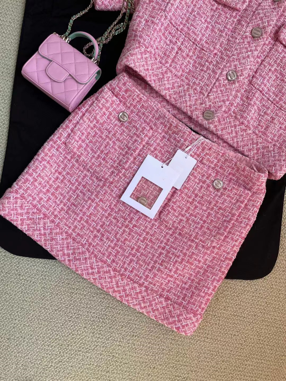 Chan 2023 spring summer dresses for women new sexy short skirt dinner dress designer Party Dresses fashion summer top-grade CCCC LOGO tweed short skirt birthday gift, Pink
Chan 2023 spring summer dresses for women new sexy short skirt dinner dress designer Party Dresses fashion summer top-grade CCCC LOGO tweed short skirt birthday gift, Pink
