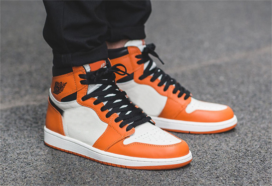 Authentic 1 High OG Reverse Shattered Backboard Shoes Sail/Starfish-Black Orange White 555088-005 555088-113 Men Women Basketball Sports Sneakers With box, 12
Authentic 1 High OG Reverse Shattered Backboard Shoes Sail/Starfish-Black Orange White 555088-005 555088-113 Men Women Basketball Sports Sneakers With box, 12