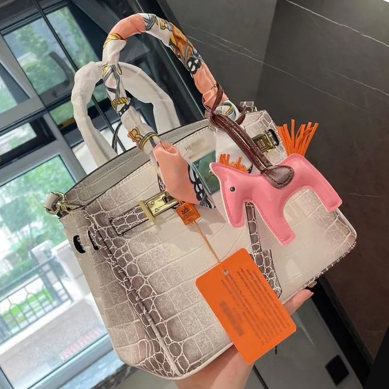 Fashion totes Luxury Designer Birkin Bags High End Handmade Alligator Leather Himalayan Handbag Large capacity with exquisite scarves and toy horse models, Red
Fashion totes Luxury Designer Birkin Bags High End Handmade Alligator Leather Himalayan Handbag Large capacity with exquisite scarves and toy horse models, Red