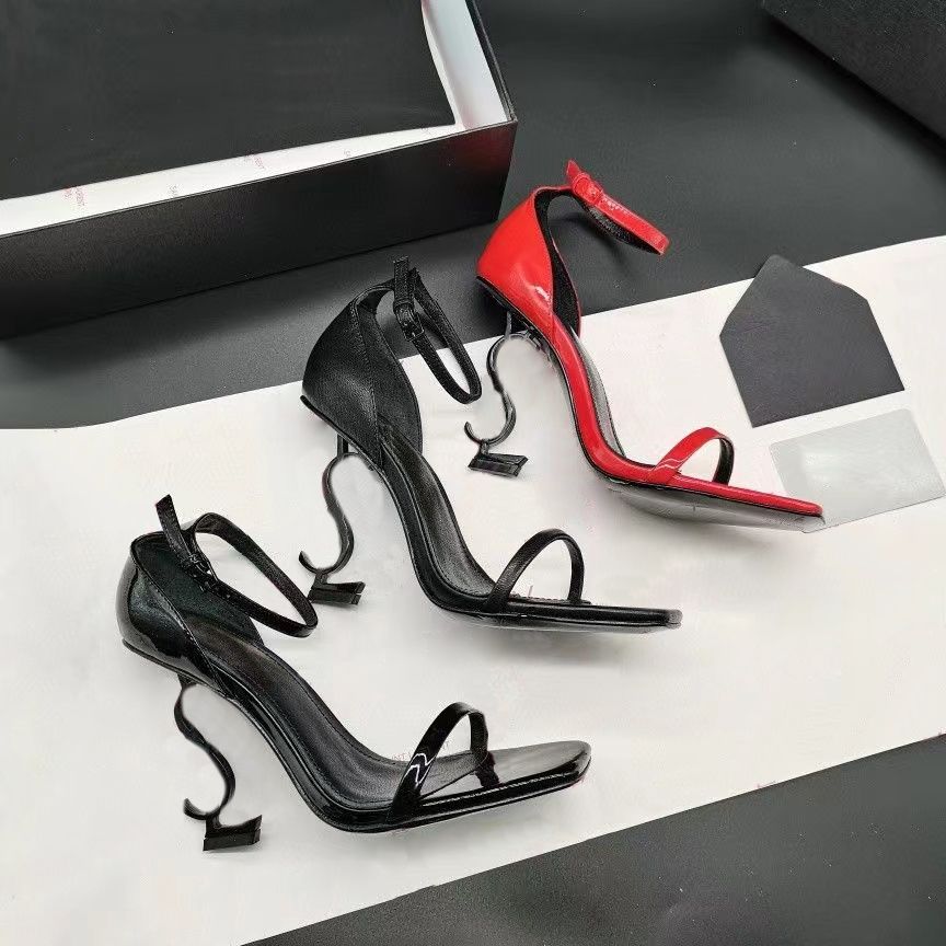 Designer opyum high heel classic dress shoes sandal metal letter heel sexy open-toe pumps fashion stiletto patent leather wedding party dress shoes
Designer opyum high heel classic dress shoes sandal metal letter heel sexy open-toe pumps fashion stiletto patent leather wedding party dress shoes