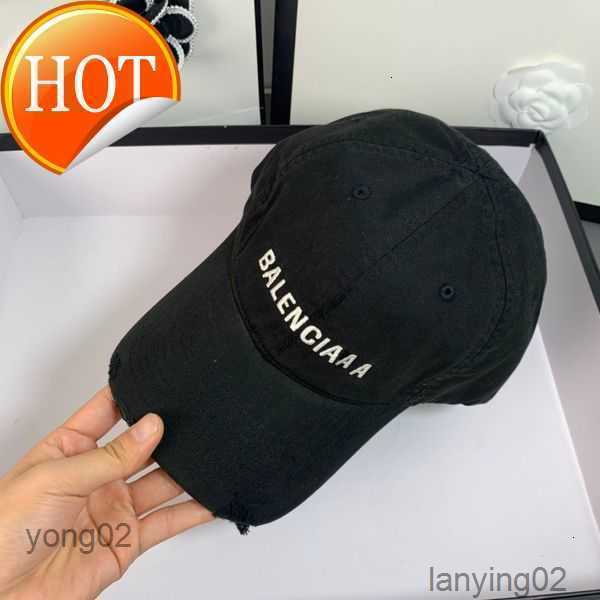 Ball Caps Couple Sports Designer Cap Outdoor Travel Sunscreen Distressed Letters Casquette 3e48j
Ball Caps Couple Sports Designer Cap Outdoor Travel Sunscreen Distressed Letters Casquette 3e48j