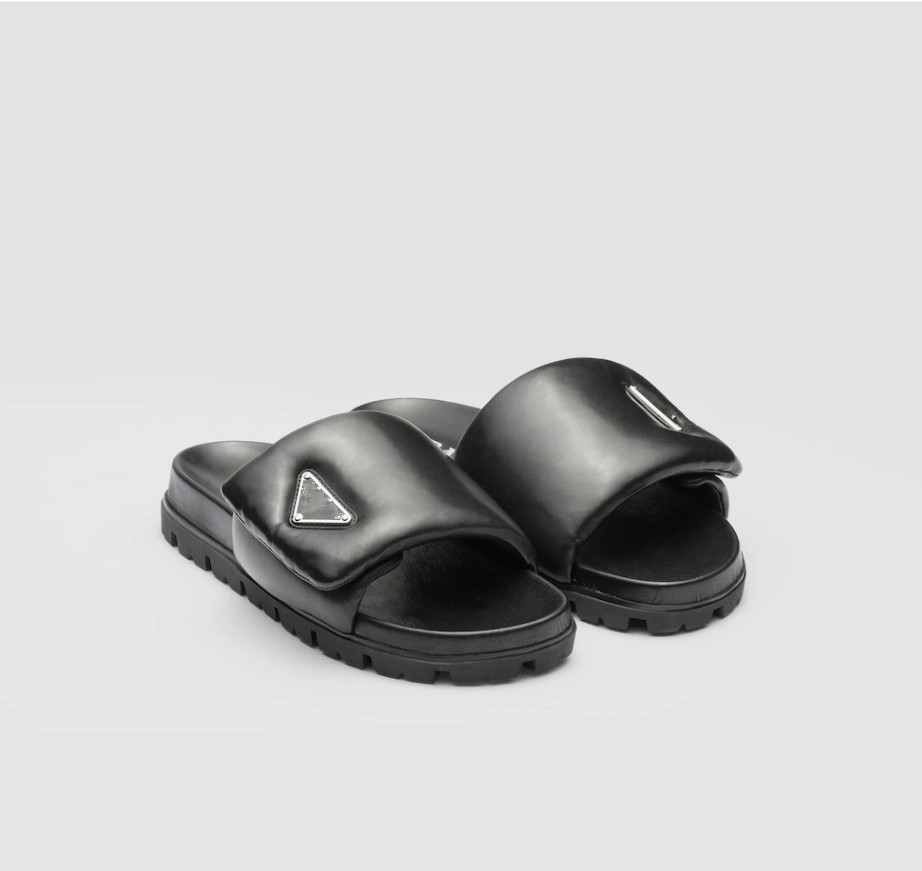 2023 designer slippers Women nappa leather slides flip flops fashion rubber sole beach mules, White
2023 designer slippers Women nappa leather slides flip flops fashion rubber sole beach mules, White