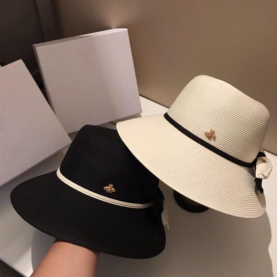21ss New Collapsible Holiday Beach Hats High Quality Sun Hat Womens Wide Brim Hats Tide 2 Colors bucket hat Fisherman Hats293F, Box
21ss New Collapsible Holiday Beach Hats High Quality Sun Hat Womens Wide Brim Hats Tide 2 Colors bucket hat Fisherman Hats293F, Box