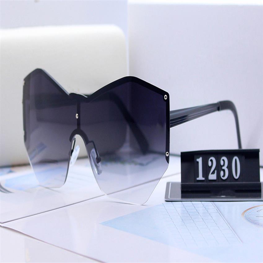 Summer Womens Men Sunglasses Fashion Woman Sun glasses Adumbral Goggle Glass UV400 C 1230 6 Color Highly Quality with Box2834
Summer Womens Men Sunglasses Fashion Woman Sun glasses Adumbral Goggle Glass UV400 C 1230 6 Color Highly Quality with Box2834