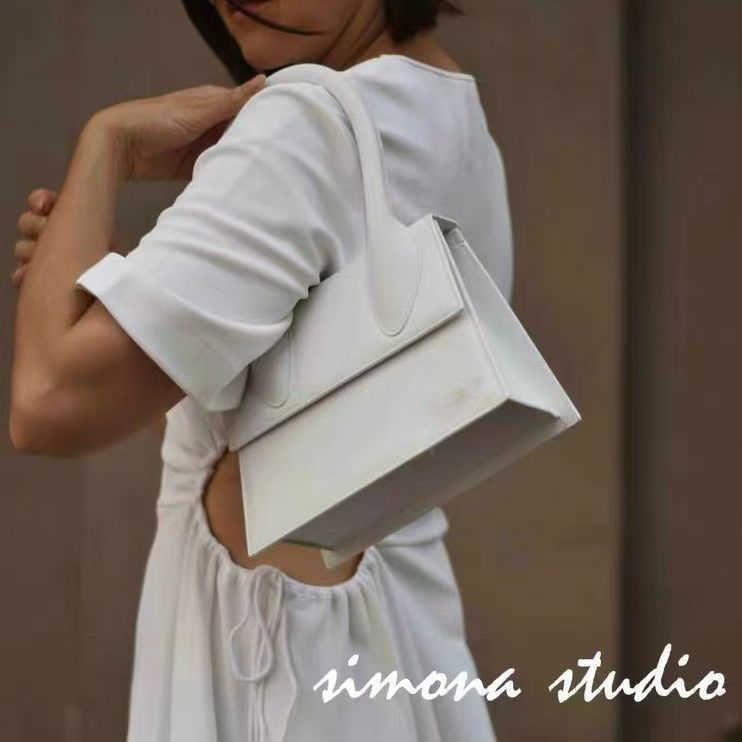 Luxury Designer jacquem Bags Handbags Shoulder Crossbody Bag Tote 2023 New women's Fashion Textured Leather Multifunctional portable Totebags Factory Direct Sale, Deep red size 24x18x10cm
Luxury Designer jacquem Bags Handbags Shoulder Crossbody Bag Tote 2023 New women's Fashion Textured Leather Multifunctional portable Totebags Factory Direct Sale, Deep red size 24x18x10cm