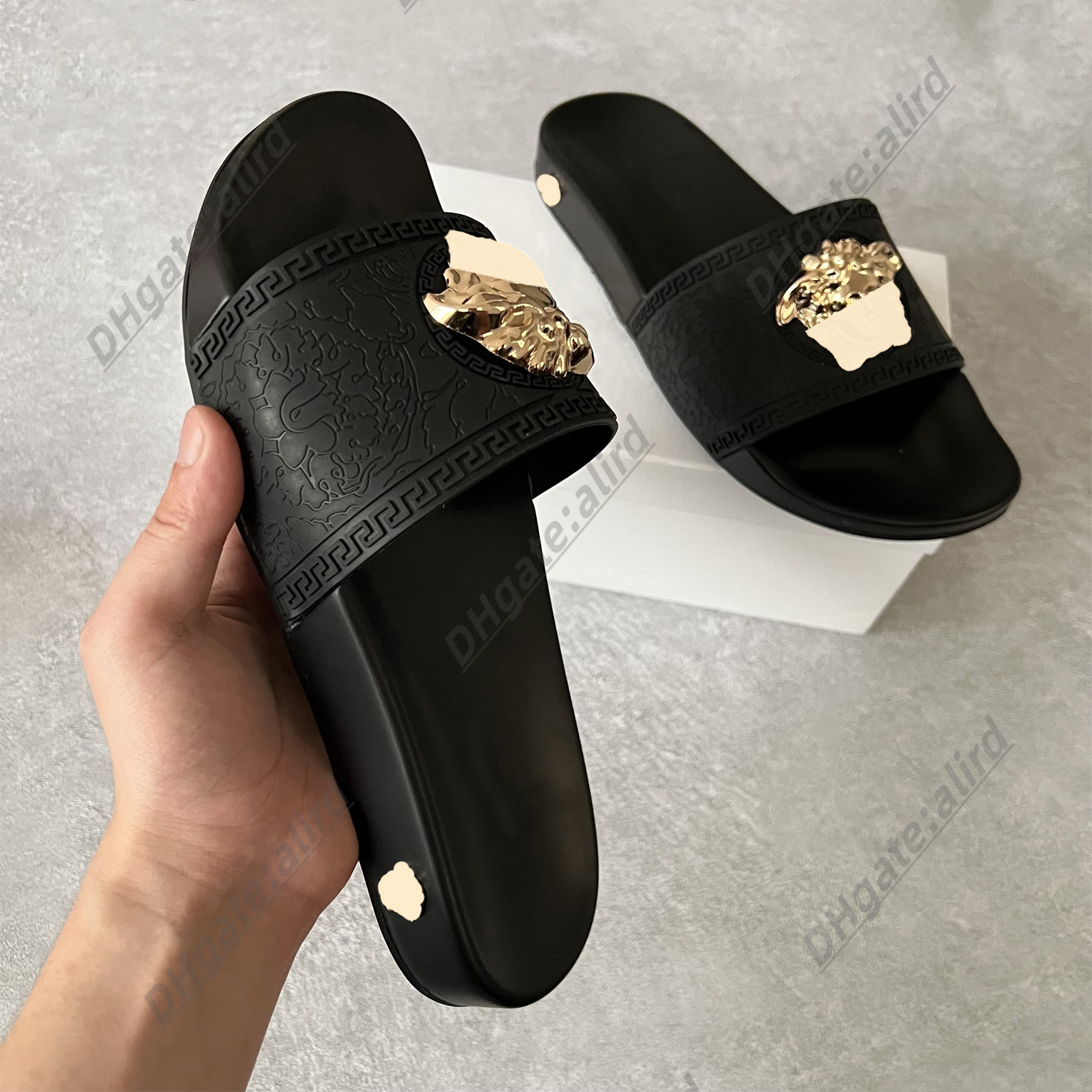 luxury designer Medusa rubber thick platform sole sandal luxury Fashion women men Summer classic outside beach leisure slipper, #6
luxury designer Medusa rubber thick platform sole sandal luxury Fashion women men Summer classic outside beach leisure slipper, #6