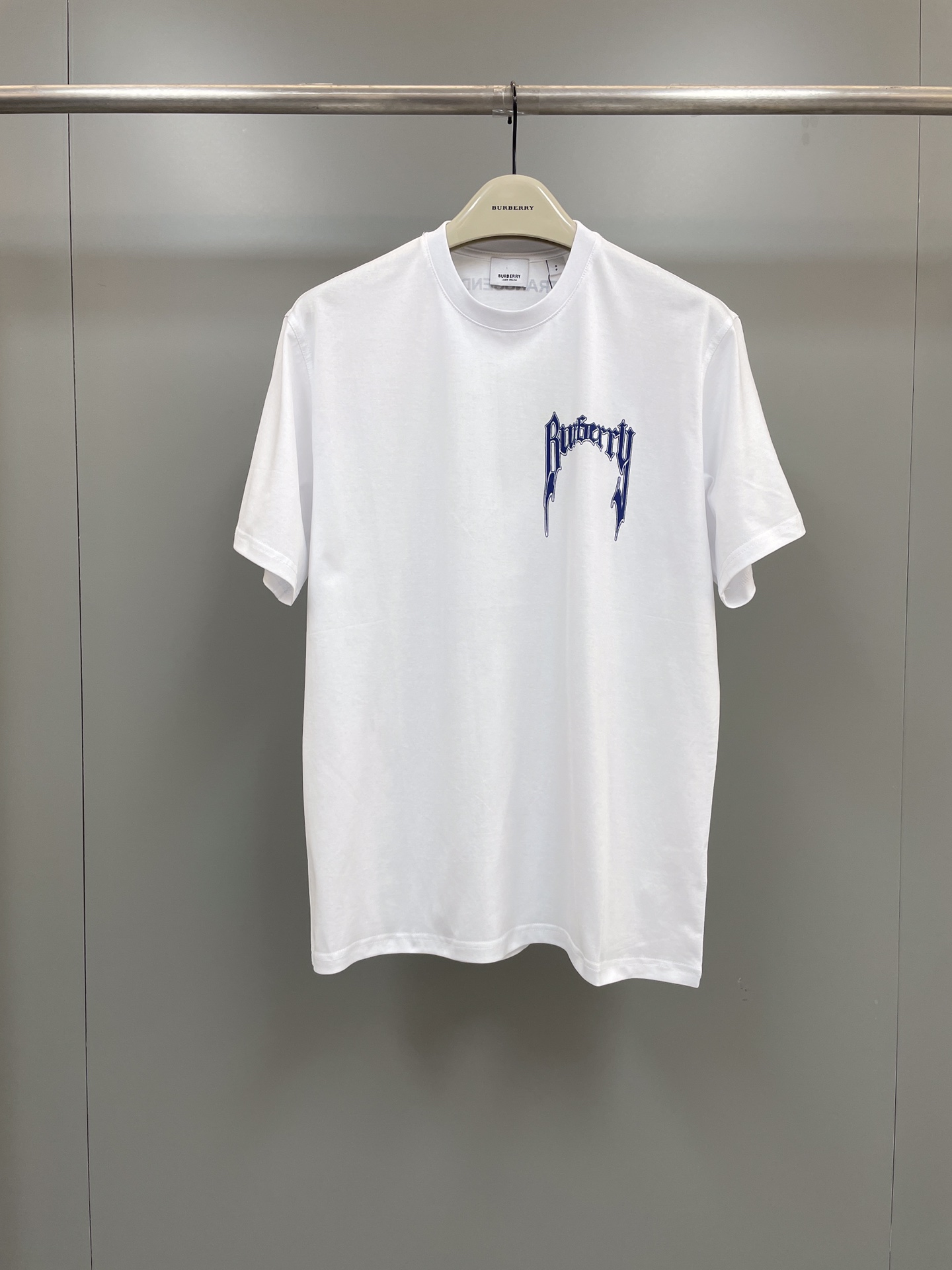 2023 new luxury mens designer letter printing t shirts ~ US SIZE tshirts ~ tops mens high quality designer short sleeve t shirts, White
2023 new luxury mens designer letter printing t shirts ~ US SIZE tshirts ~ tops mens high quality designer short sleeve t shirts, White