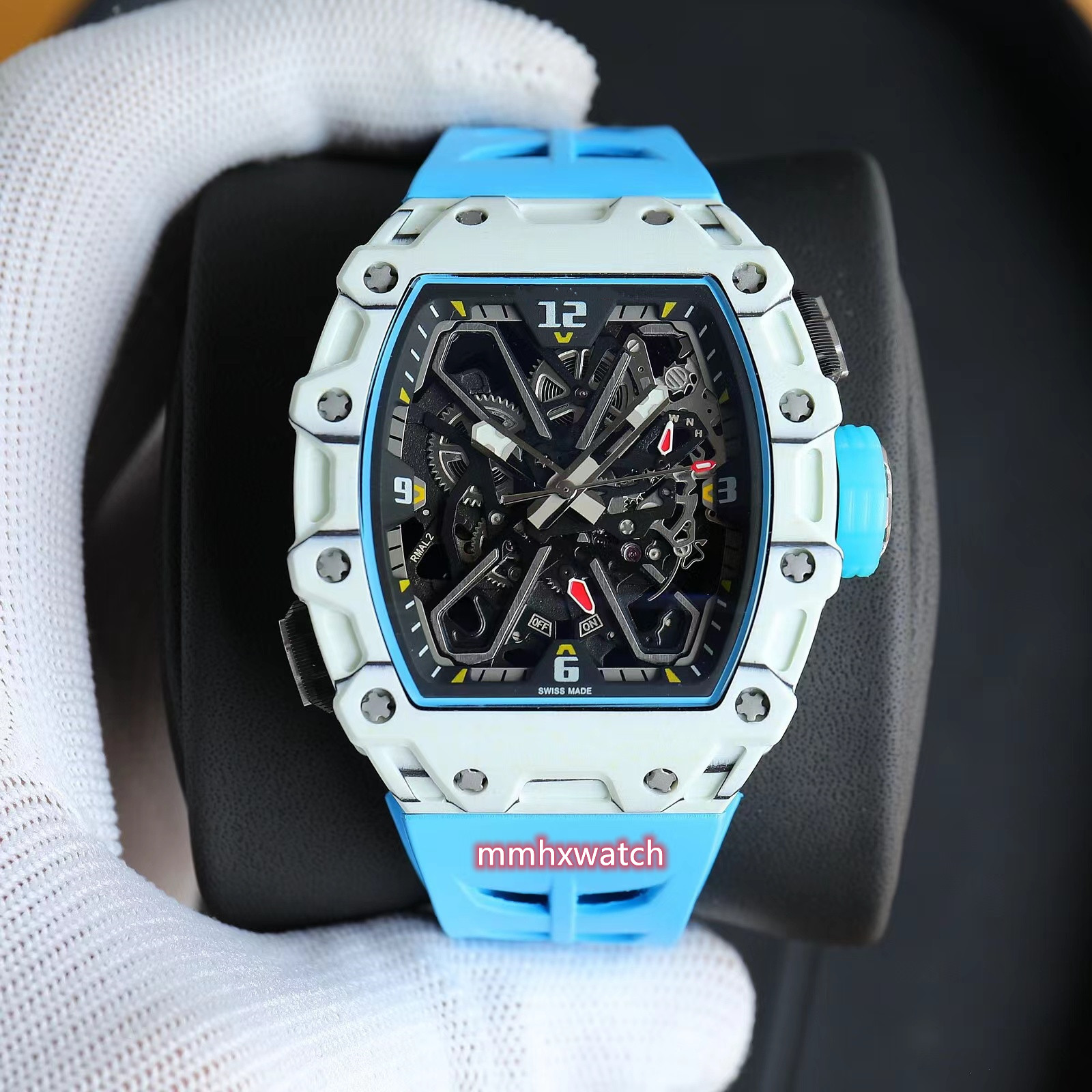 ZY RM35-03 watch features a fully automatic mechanical movement Sapphire mirror NTPT carbon fiber case with a natural rubber strap, As shown
ZY RM35-03 watch features a fully automatic mechanical movement Sapphire mirror NTPT carbon fiber case with a natural rubber strap, As shown