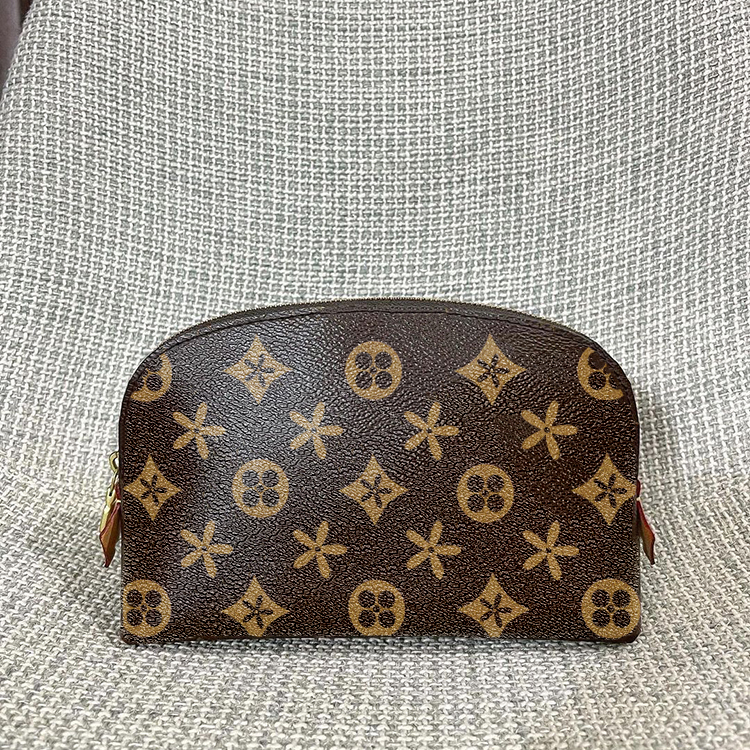 Toiletry Kits bag M47515 Cosmetic luxury tote pochette clutch womens louiseity Designer travel purse shoulder bags pouch viutonity Genuine Leather flower zipper
Toiletry Kits bag M47515 Cosmetic luxury tote pochette clutch womens louiseity Designer travel purse shoulder bags pouch viutonity Genuine Leather flower zipper
