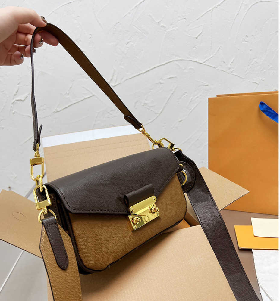 Evening Bags Cross Body Designer Bags Shoulder Handbags wallets Unisex Floral Top Leather 4 color size 22*13cm Fashion Crossbody Bag luxurious Handbag, Black
Evening Bags Cross Body Designer Bags Shoulder Handbags wallets Unisex Floral Top Leather 4 color size 22*13cm Fashion Crossbody Bag luxurious Handbag, Black