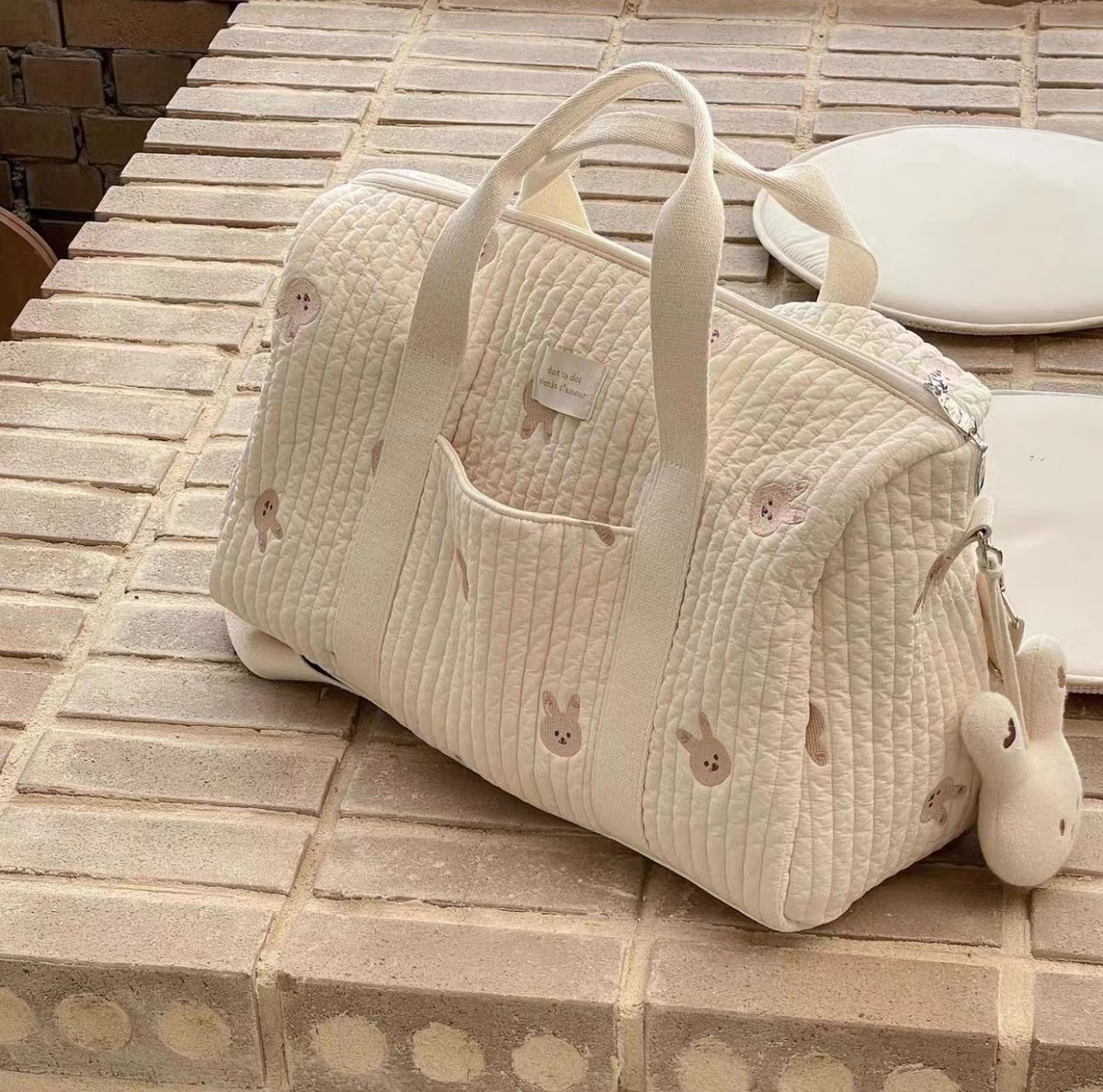 Diaper Bags Large Capcity Maternity for Baby Organizer Flower Embroidery Mommy Quilted Nappy Travel Shoulder Luggage 230317
Diaper Bags Large Capcity Maternity for Baby Organizer Flower Embroidery Mommy Quilted Nappy Travel Shoulder Luggage 230317