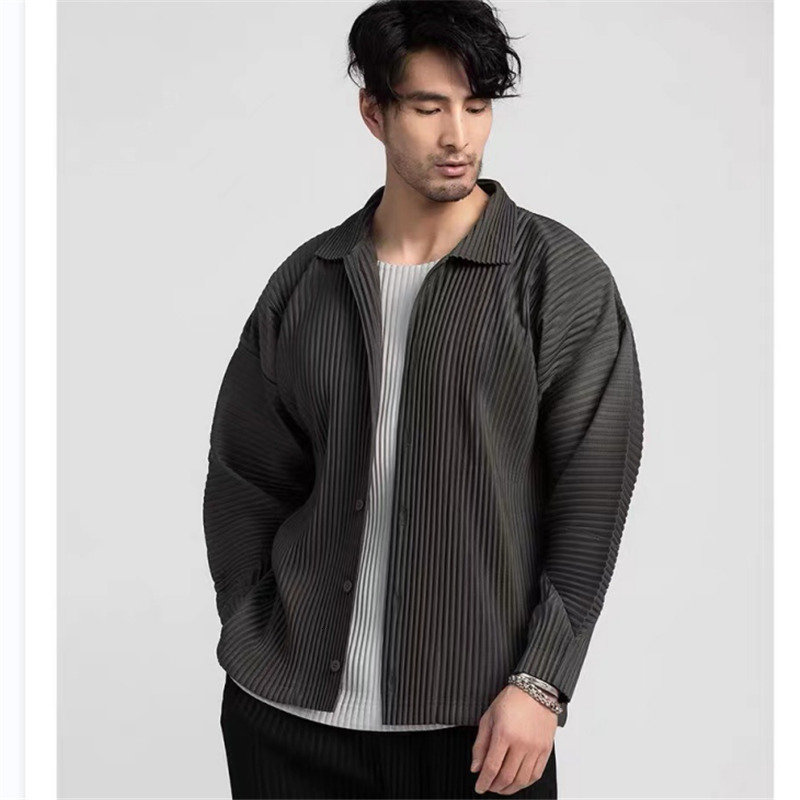 Men's Casual Shirts Miyake pleated casual suit jacket Korean version loose summer long-sleeved shirt button top men 230320