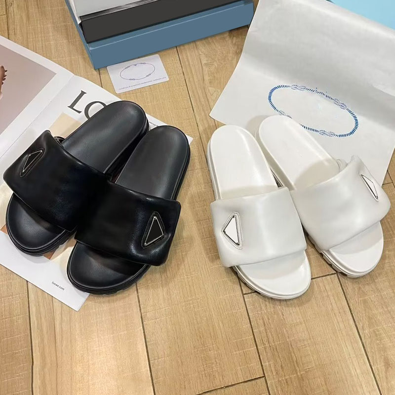 2023 Glossy Leather Mid Heel Women Slippers White Black Slides Mules Sandals Designer Heels Slide Lady Wedding Footwear Shoes Size 35-40, Colour 3
2023 Glossy Leather Mid Heel Women Slippers White Black Slides Mules Sandals Designer Heels Slide Lady Wedding Footwear Shoes Size 35-40, Colour 3