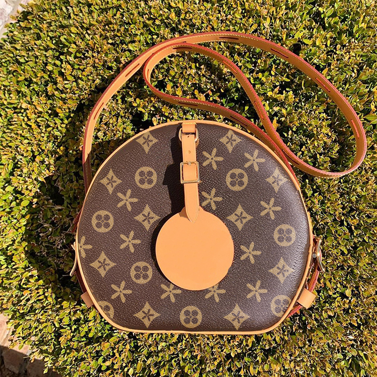 2023 M45647 brown flower tote petite chapeau boite 2size handbag pochette clutch Evening bag Womens man designer purse shoulder bags cross body luxury Leather, Mon0gram
2023 M45647 brown flower tote petite chapeau boite 2size handbag pochette clutch Evening bag Womens man designer purse shoulder bags cross body luxury Leather, Mon0gram