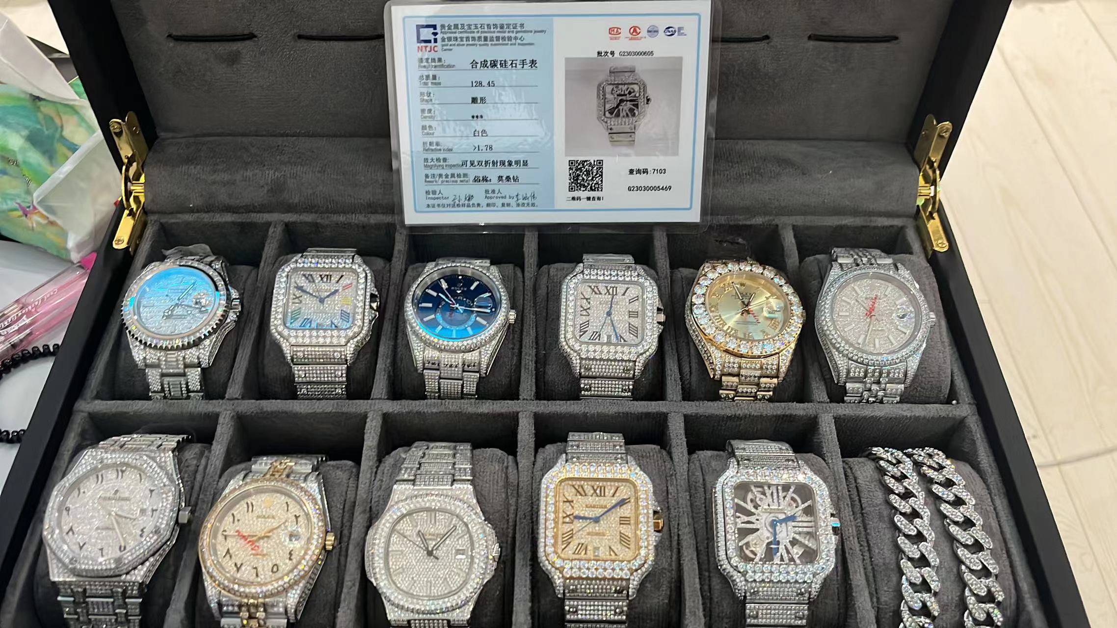 luxury mens watches diamond watch movement watches for men TOP montre de luxe wristwatch 904L steel, As picture
luxury mens watches diamond watch movement watches for men TOP montre de luxe wristwatch 904L steel, As picture