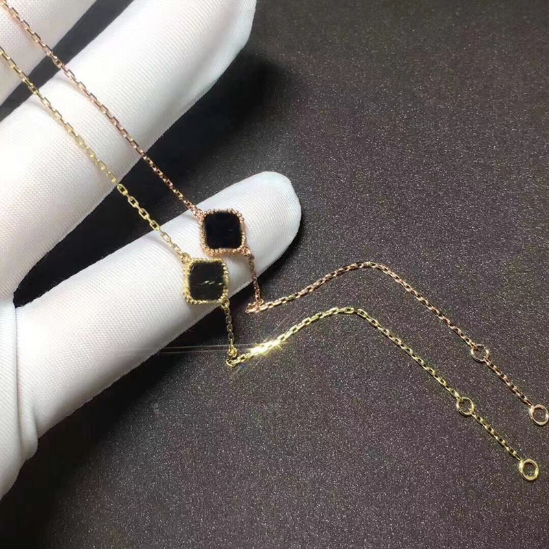 Luxury Clover Designer Bracelet Chain 18K Gold Bracelets Charm 4 Leaf Clovers Bracelets Party Jewelry
Luxury Clover Designer Bracelet Chain 18K Gold Bracelets Charm 4 Leaf Clovers Bracelets Party Jewelry