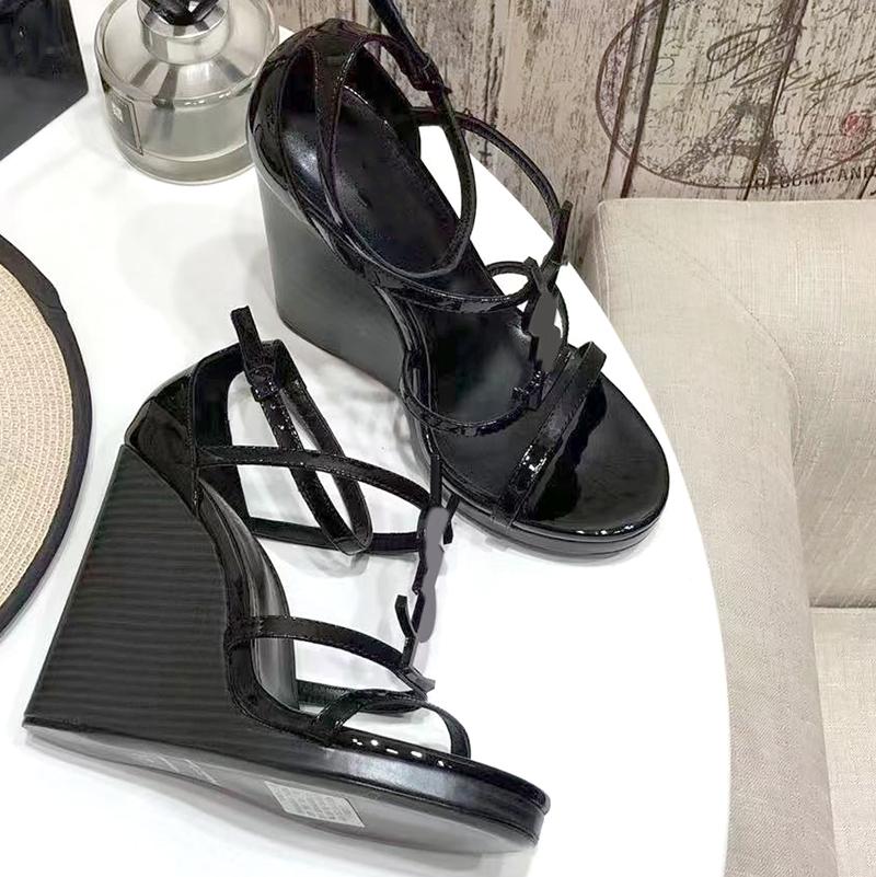 Women designer sandals wedge mountaineering leisure fashion canvas shoes black logo with adjustable buckles leather 10.5 centimeters high heel wedding shoes
Women designer sandals wedge mountaineering leisure fashion canvas shoes black logo with adjustable buckles leather 10.5 centimeters high heel wedding shoes