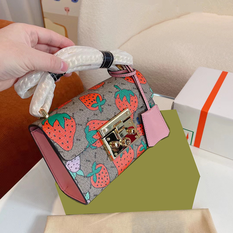 Designer bag luxurys women Shoulder bag crossbody Strawberry design square bag handbag letter Pattern lady Purse Versatile classic Leather box very nice, Brown+box
Designer bag luxurys women Shoulder bag crossbody Strawberry design square bag handbag letter Pattern lady Purse Versatile classic Leather box very nice, Brown+box