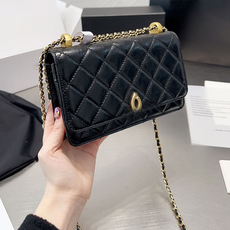 Channel Handbag Cross Body Shoulder Bags Mini Classic Flap Bag Black Vintage Luxurys WOC Gold Chain Bag Calfskin 19cm Designer Women Bag 19CM, Gift box
Channel Handbag Cross Body Shoulder Bags Mini Classic Flap Bag Black Vintage Luxurys WOC Gold Chain Bag Calfskin 19cm Designer Women Bag 19CM, Gift box