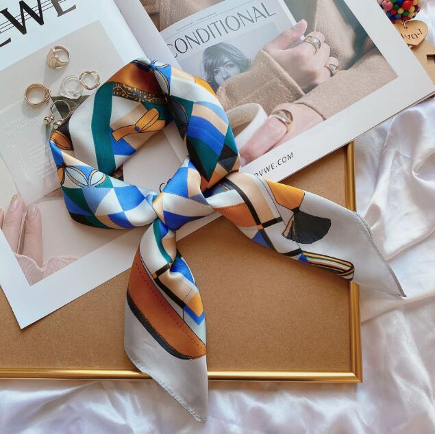 14style Fashion Letters Print Imitate Silk Scarf Headband for Women Long Handle Scarves Shoulder Tote Luggage Ribbon Head Wrap
14style Fashion Letters Print Imitate Silk Scarf Headband for Women Long Handle Scarves Shoulder Tote Luggage Ribbon Head Wrap