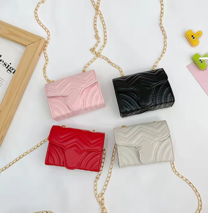 luxury kids princess mini purse fashion baby girls Metal letter PU Casual zero wallets children chain one shoulder crossbody bags F1598, Mix colors random
luxury kids princess mini purse fashion baby girls Metal letter PU Casual zero wallets children chain one shoulder crossbody bags F1598, Mix colors random