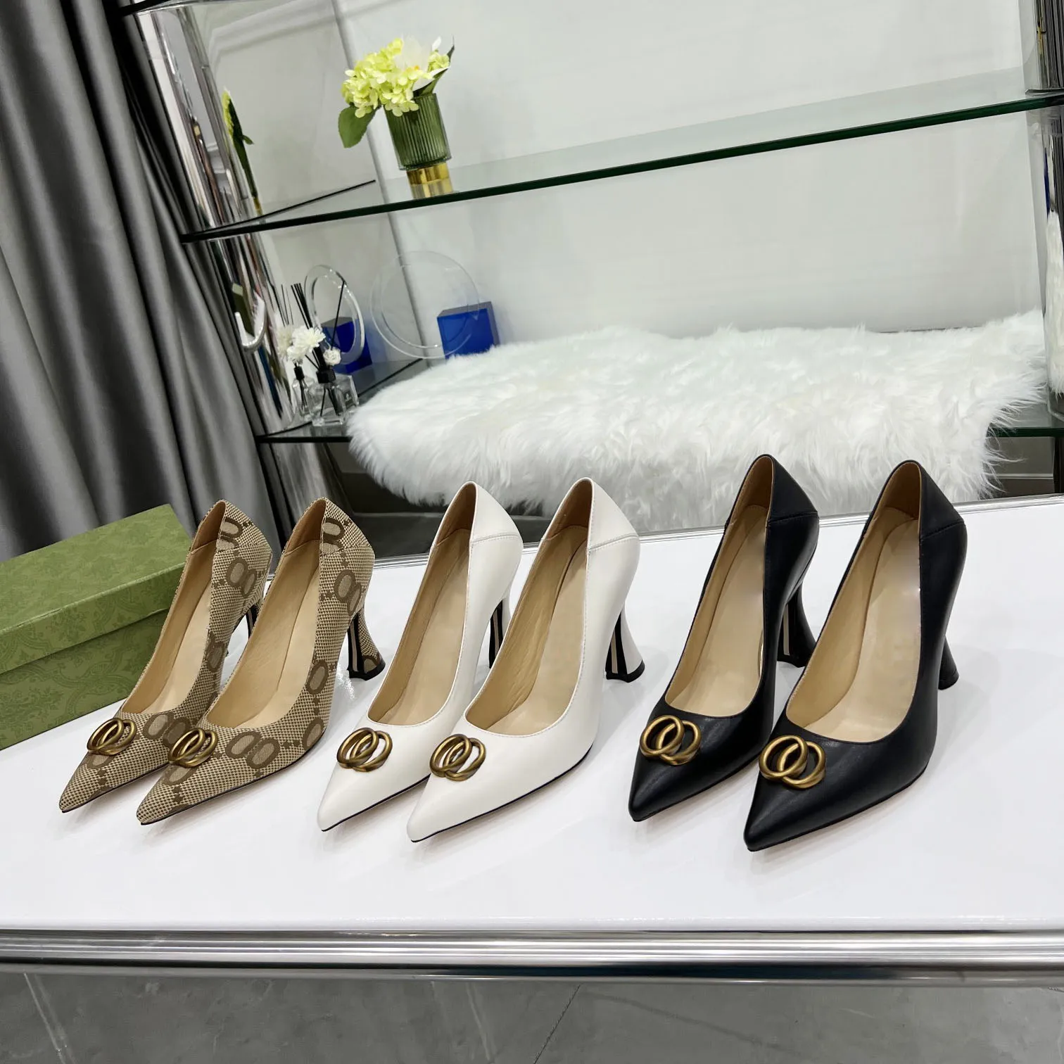 New dress shoes Women horseshoe heel high heel metal buckle sandals women casual shoes black white printed designer women spring summer shoes Size 35-41
New dress shoes Women horseshoe heel high heel metal buckle sandals women casual shoes black white printed designer women spring summer shoes Size 35-41