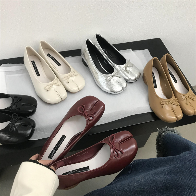 Dress Shoes Bailamos Tabi Ninja Woman Microfiber Comfy Flats Split Toe Slippers Soft Bottom Loafers solid Ladies Moccasins Mujer 230320, Khaki
Dress Shoes Bailamos Tabi Ninja Woman Microfiber Comfy Flats Split Toe Slippers Soft Bottom Loafers solid Ladies Moccasins Mujer 230320, Khaki