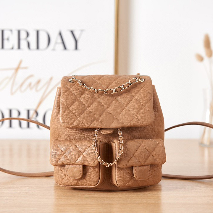 7A Top Designer bags 23P DUMA Backpack 2023 New AS3860 Sheepskin Wandering Schoolbag Fashion Classic Women's Genuine Leather bag High Quality Luxury Custom Made, Green
7A Top Designer bags 23P DUMA Backpack 2023 New AS3860 Sheepskin Wandering Schoolbag Fashion Classic Women's Genuine Leather bag High Quality Luxury Custom Made, Green