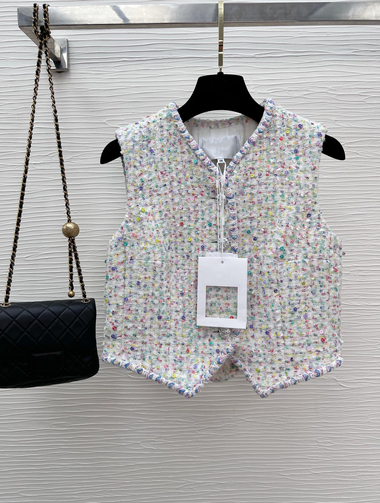 Chan New 2023 spring Women's brand jacket OOTD Fashion top-grade tweed waistcoat tops vest LOGO tweed coat summer Coats Short coat cardigan birthday Mother's Day Gift, Multi
Chan New 2023 spring Women's brand jacket OOTD Fashion top-grade tweed waistcoat tops vest LOGO tweed coat summer Coats Short coat cardigan birthday Mother's Day Gift, Multi