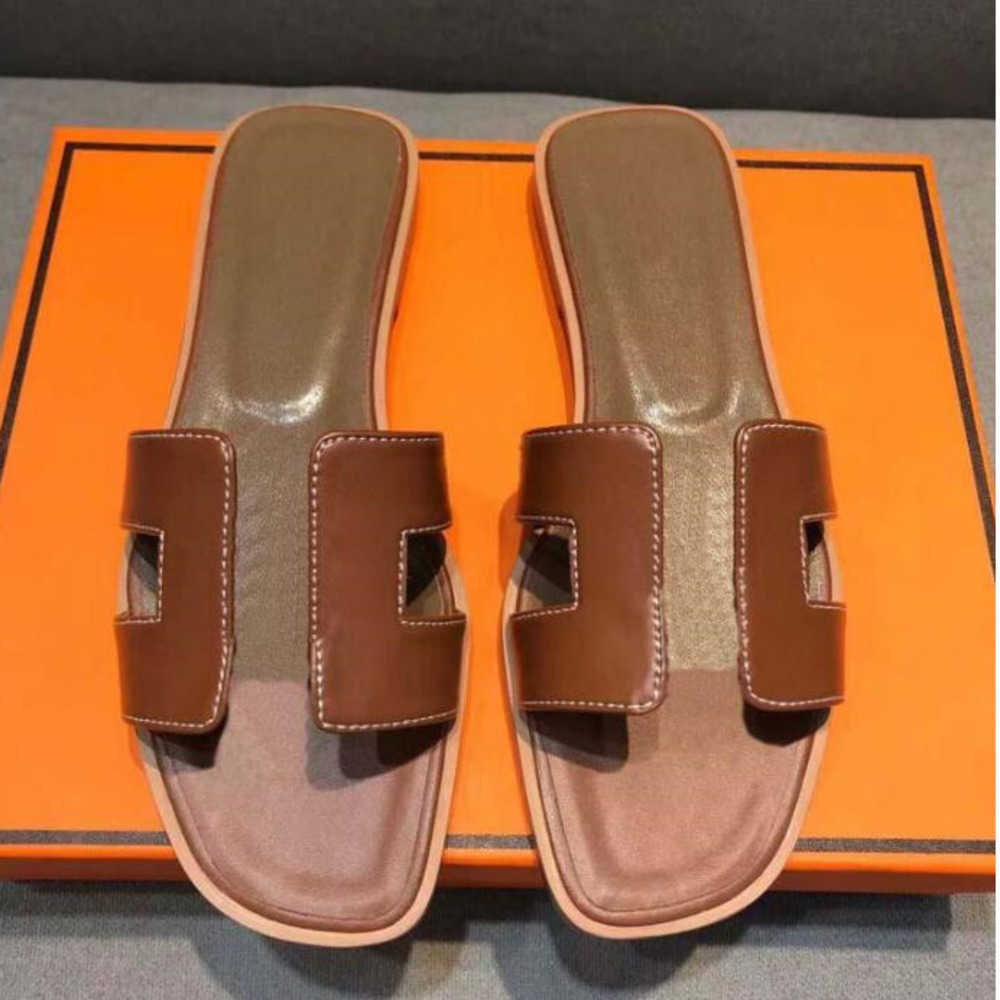 pantoufle Luxury designer leather ladies sandals summer flat shoes fashion beach women slippers H letter drag 35-42
pantoufle Luxury designer leather ladies sandals summer flat shoes fashion beach women slippers H letter drag 35-42