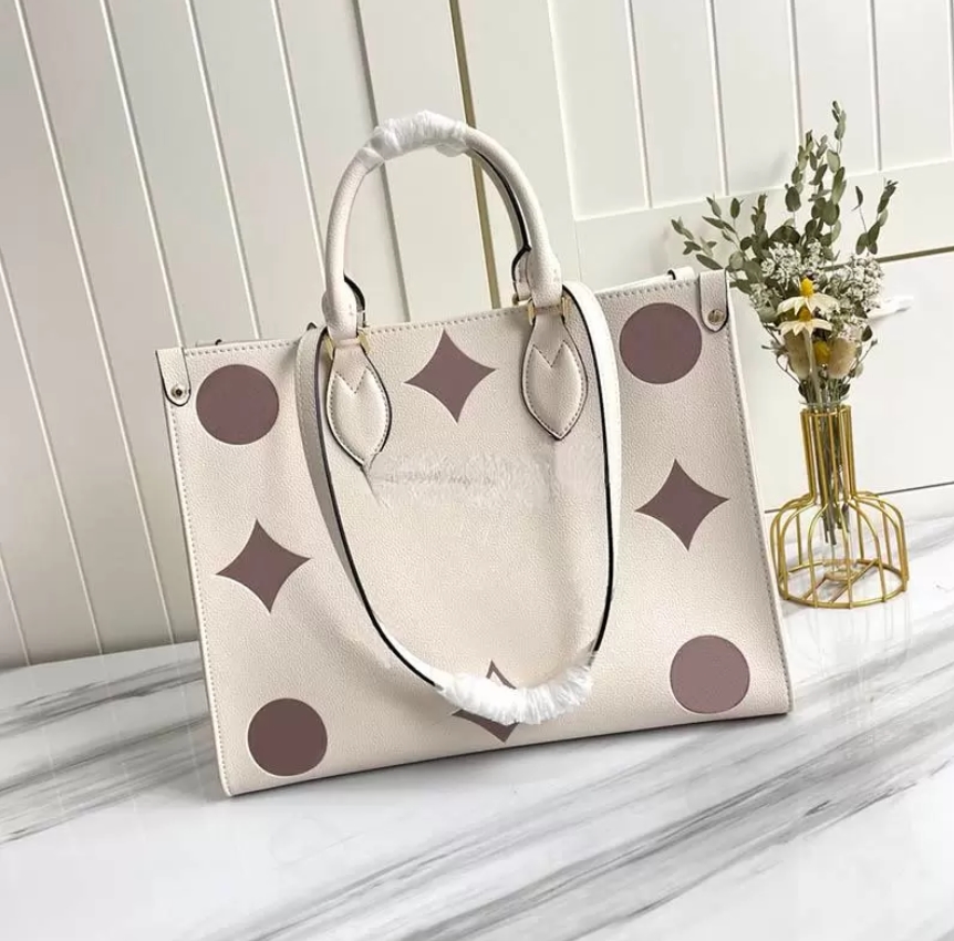 Genuine leather Women handbags LUXURY fashion bags BRAND woman tote Size 34x26x13cm model M45493
Genuine leather Women handbags LUXURY fashion bags BRAND woman tote Size 34x26x13cm model M45493