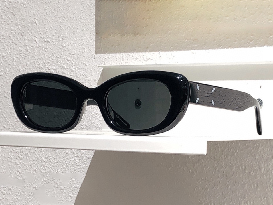 Sunglasses For Women Men Summer MM004 Designers Style Anti-Ultraviolet Retro Plate Full Frame Fashion Glasses Random Box
Sunglasses For Women Men Summer MM004 Designers Style Anti-Ultraviolet Retro Plate Full Frame Fashion Glasses Random Box