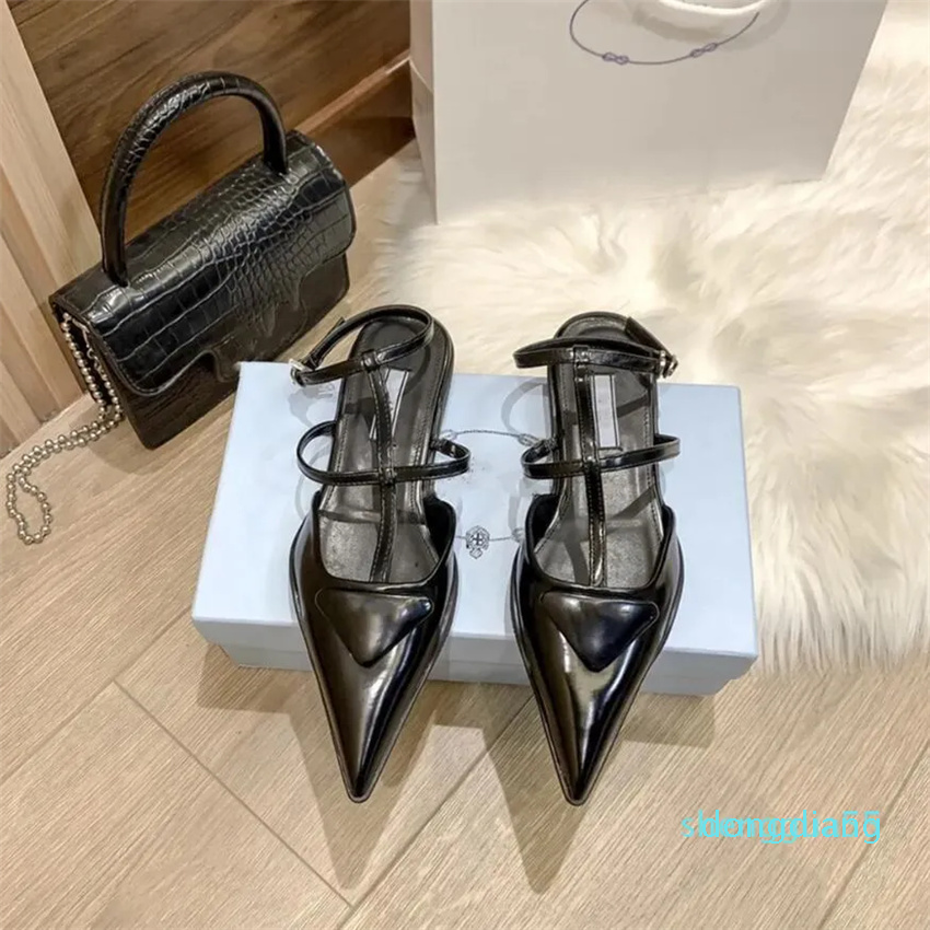 Designer Luxuries Fashion Women's Sandals Triangle Logo Leather pointed end Flat Sandals Slippers Beach Slipper Wedding 22 Dress shoes Summer Size 35-40, Black
Designer Luxuries Fashion Women's Sandals Triangle Logo Leather pointed end Flat Sandals Slippers Beach Slipper Wedding 22 Dress shoes Summer Size 35-40, Black