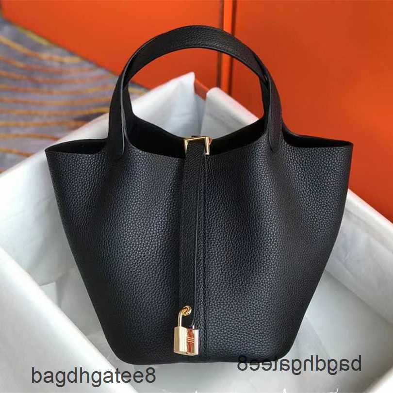 Bags Classic Leather Designer Waxed Bag Toto Picotin Locks Thread Basket Litchi 2023 Handle Basket Handmade F4n6, Black gold
Bags Classic Leather Designer Waxed Bag Toto Picotin Locks Thread Basket Litchi 2023 Handle Basket Handmade F4n6, Black gold