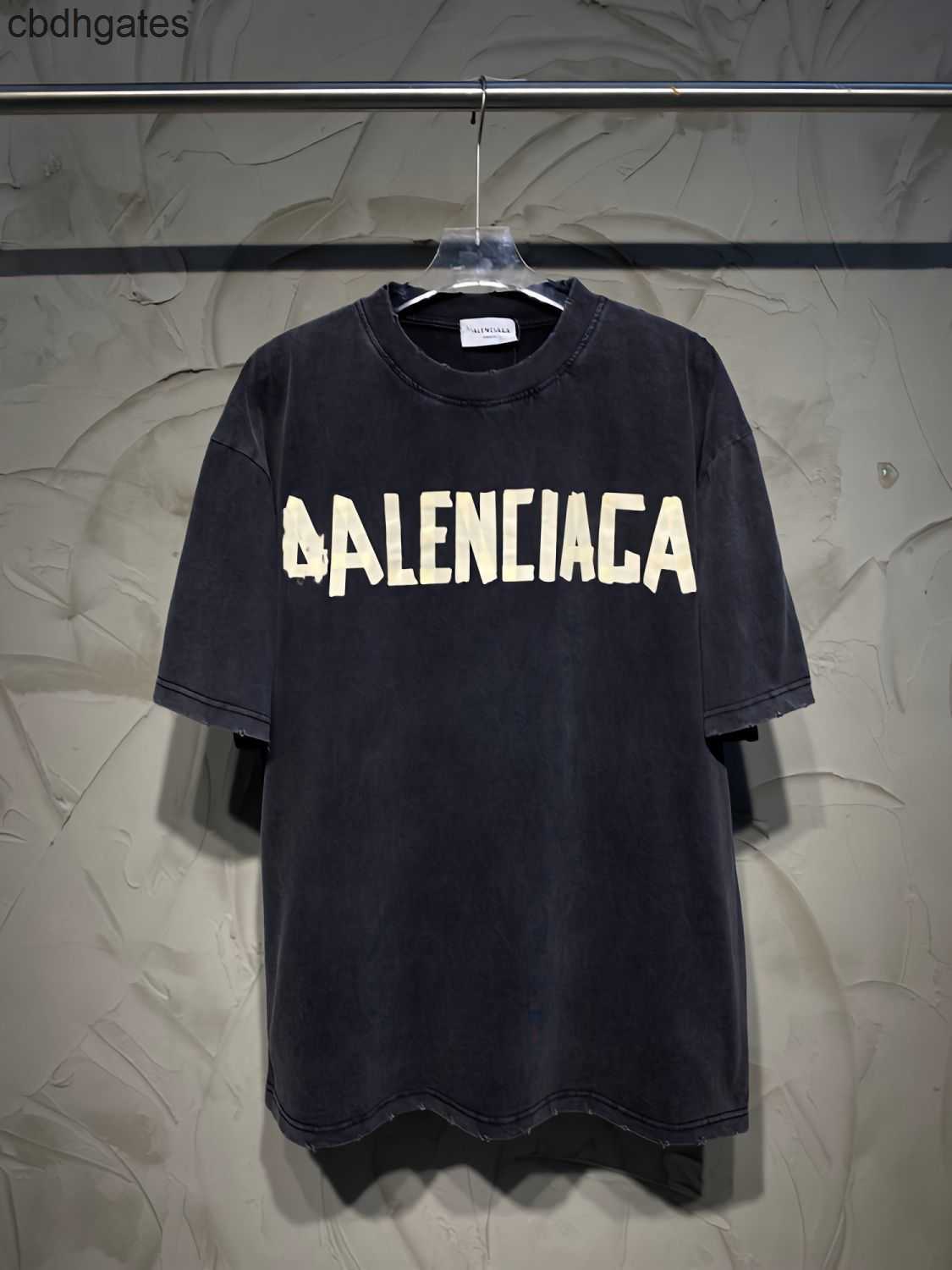 Designer Mens T Shirts 2023 B Spring Summer Yellow Tape Bandage Water Worn Print Short Sleeve Men's Women's T-shirt Loose Versatile Classic, Water grinding black
Designer Mens T Shirts 2023 B Spring Summer Yellow Tape Bandage Water Worn Print Short Sleeve Men's Women's T-shirt Loose Versatile Classic, Water grinding black