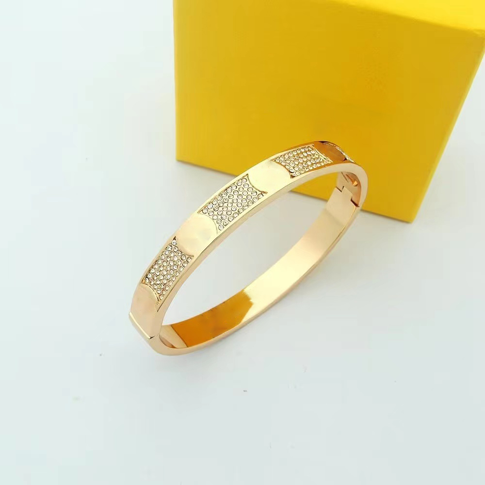 Fashion Love Bracelet Women's Rose Gold Silver Women's Bracelet Titanium Steel Screwdriver Diamond Luxury Designer Jewelry Women's Men's Bracelet With Original Box 54
Fashion Love Bracelet Women's Rose Gold Silver Women's Bracelet Titanium Steel Screwdriver Diamond Luxury Designer Jewelry Women's Men's Bracelet With Original Box 54